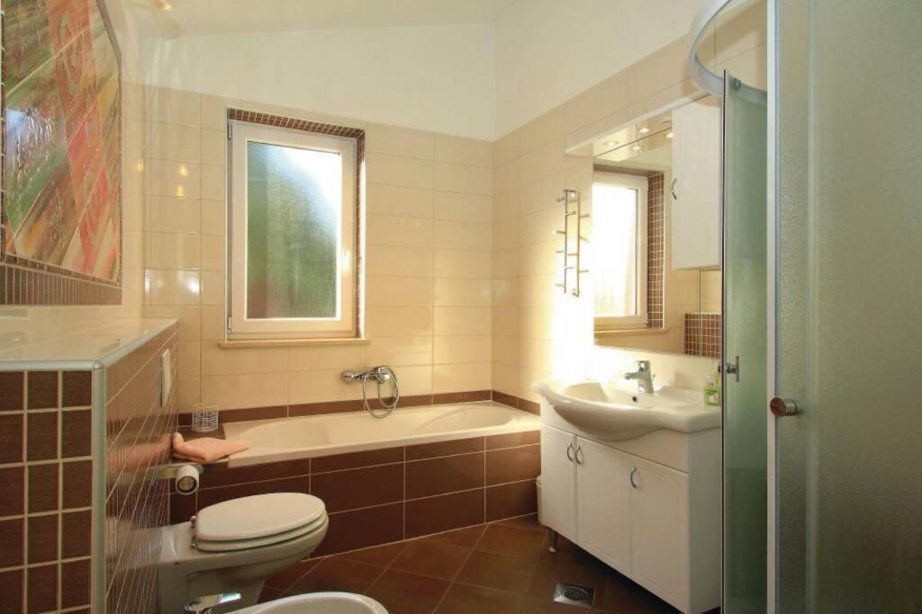 Adorable Holiday House Lilla-With Pool-Near Old Town Labin Labin  Luaran gambar